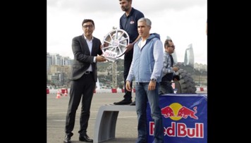 bakida-ilk-defe-red-bull-car-park-drift-cempionati-kecirilib